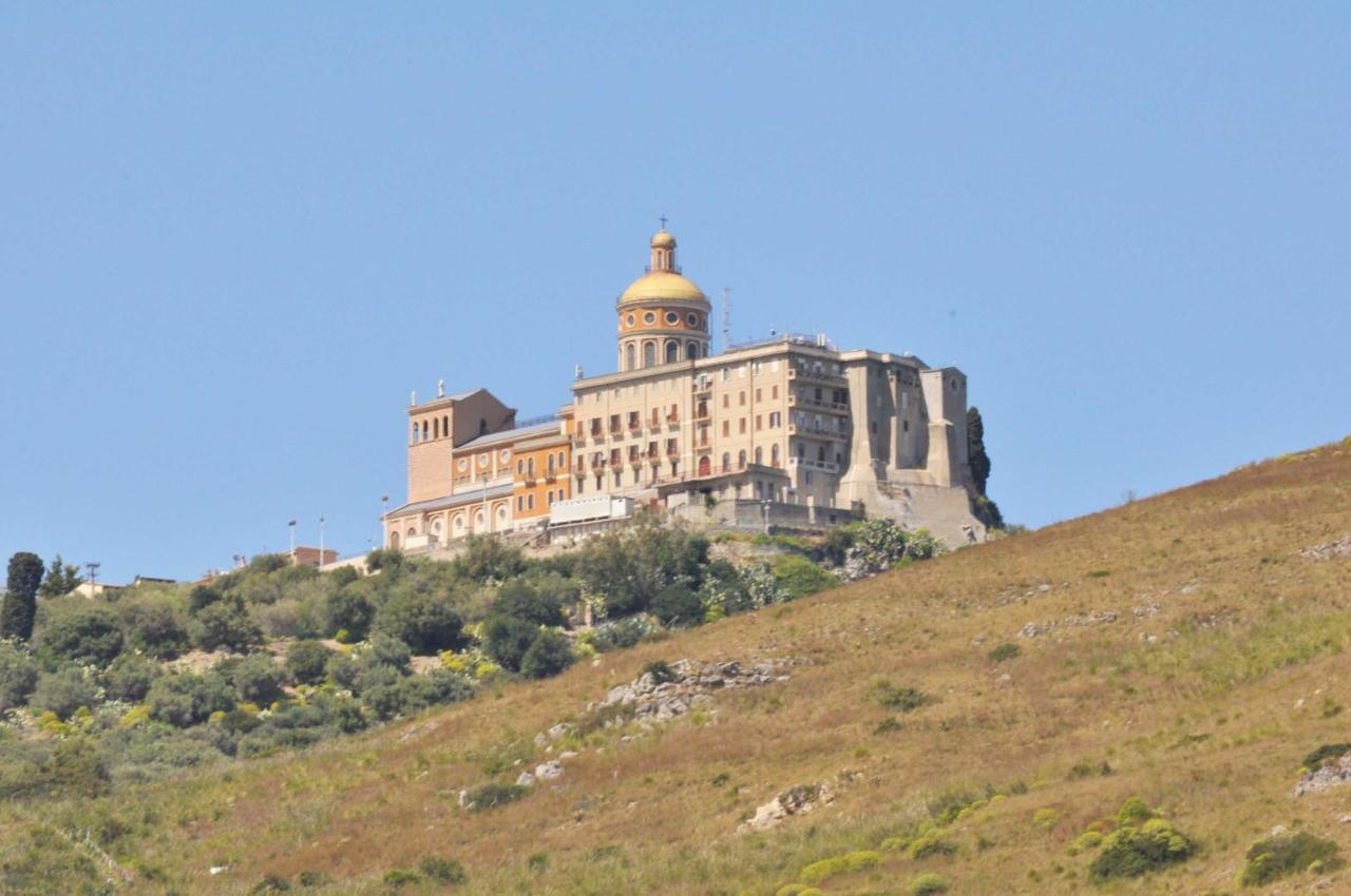 شقة Casa Benny Difronte Al Mare أوليفيري المظهر الخارجي الصورة